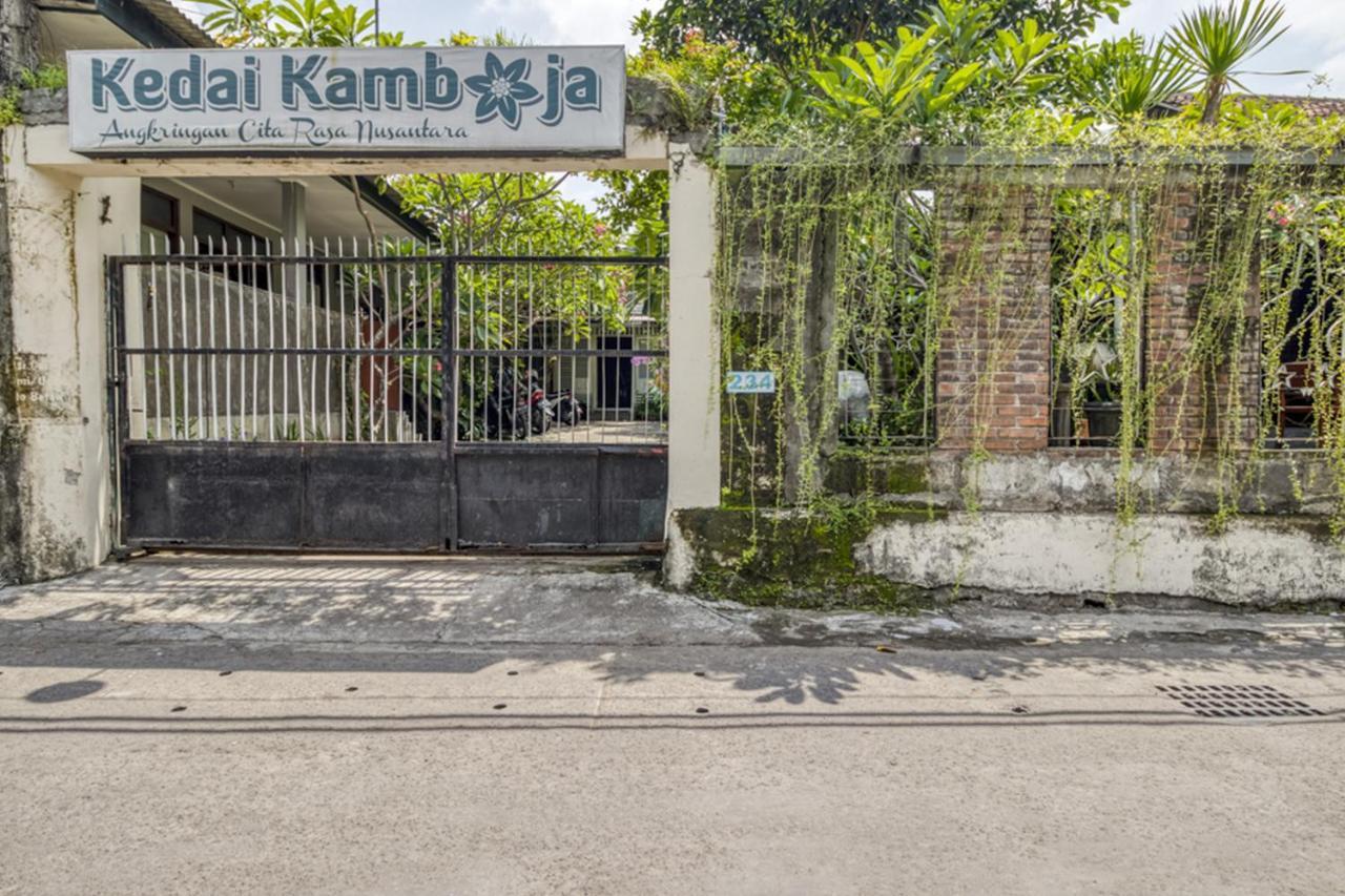 Reddoorz Hostel Near Adisucipto Airport Yogyakarta Kalasan Екстериор снимка